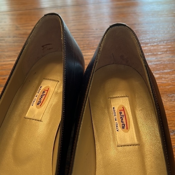 TALBOTS Brown leather shoes Size 10 N. Italian leather one and 1/4 inch heel - Picture 3 of 7